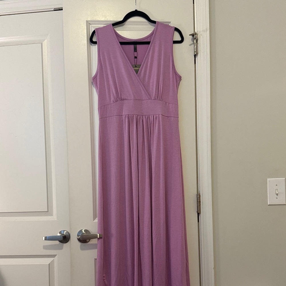 Sleeveless Lilac V-Neck Maxi Dress